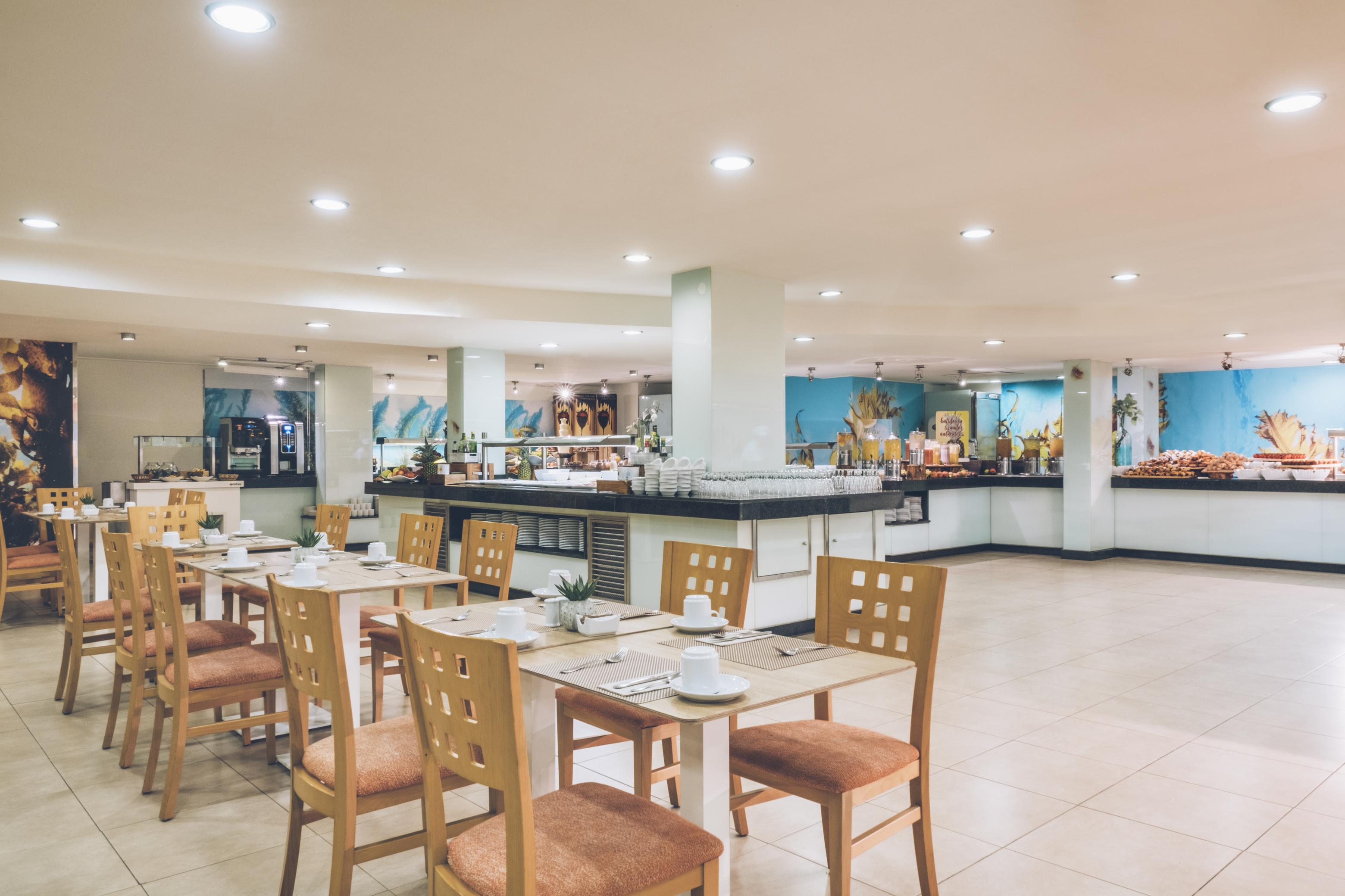 Отель Iberostar Waves Pinos Park Фонт-де-Са-Кала Экстерьер фото