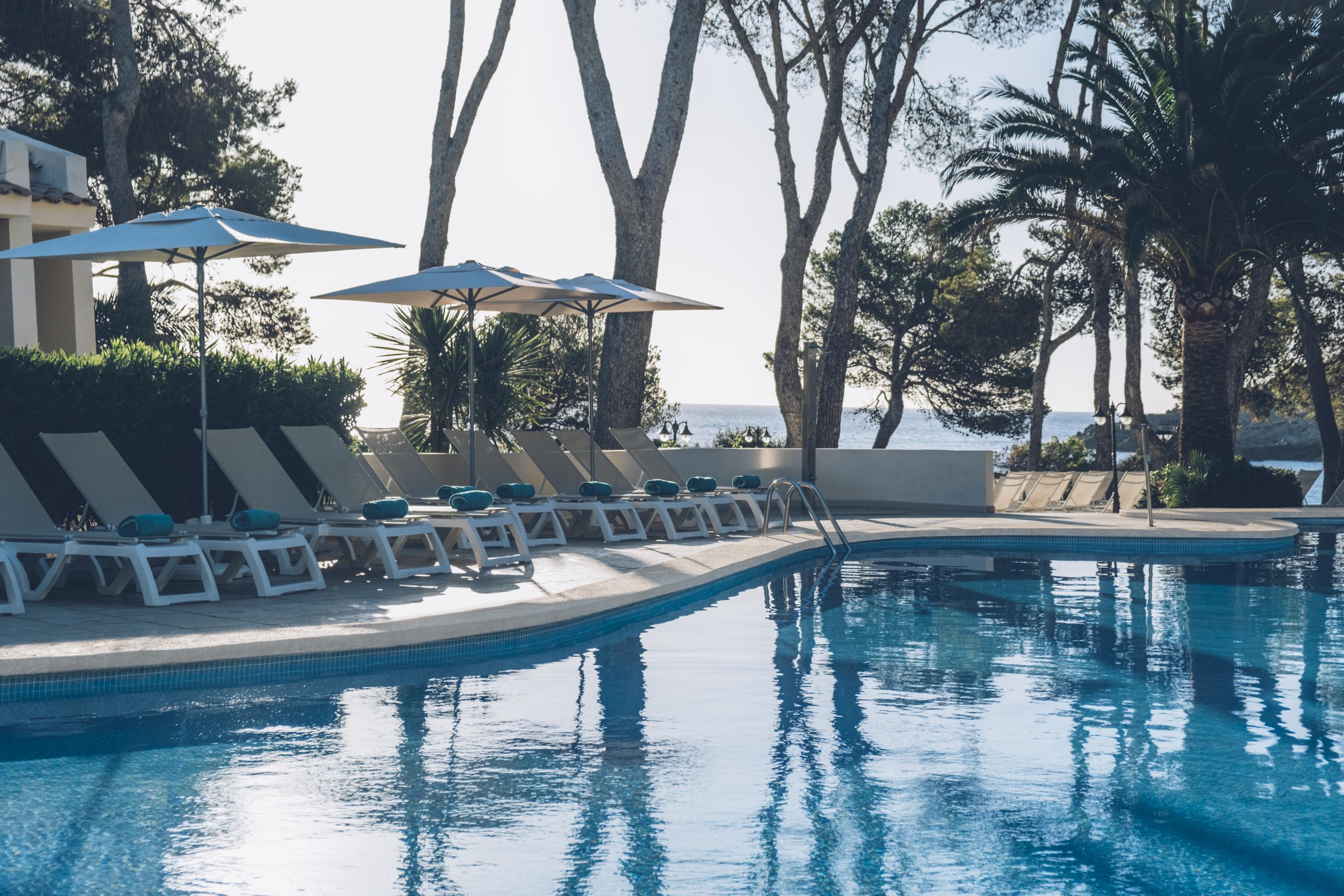 Отель Iberostar Waves Pinos Park Фонт-де-Са-Кала Экстерьер фото