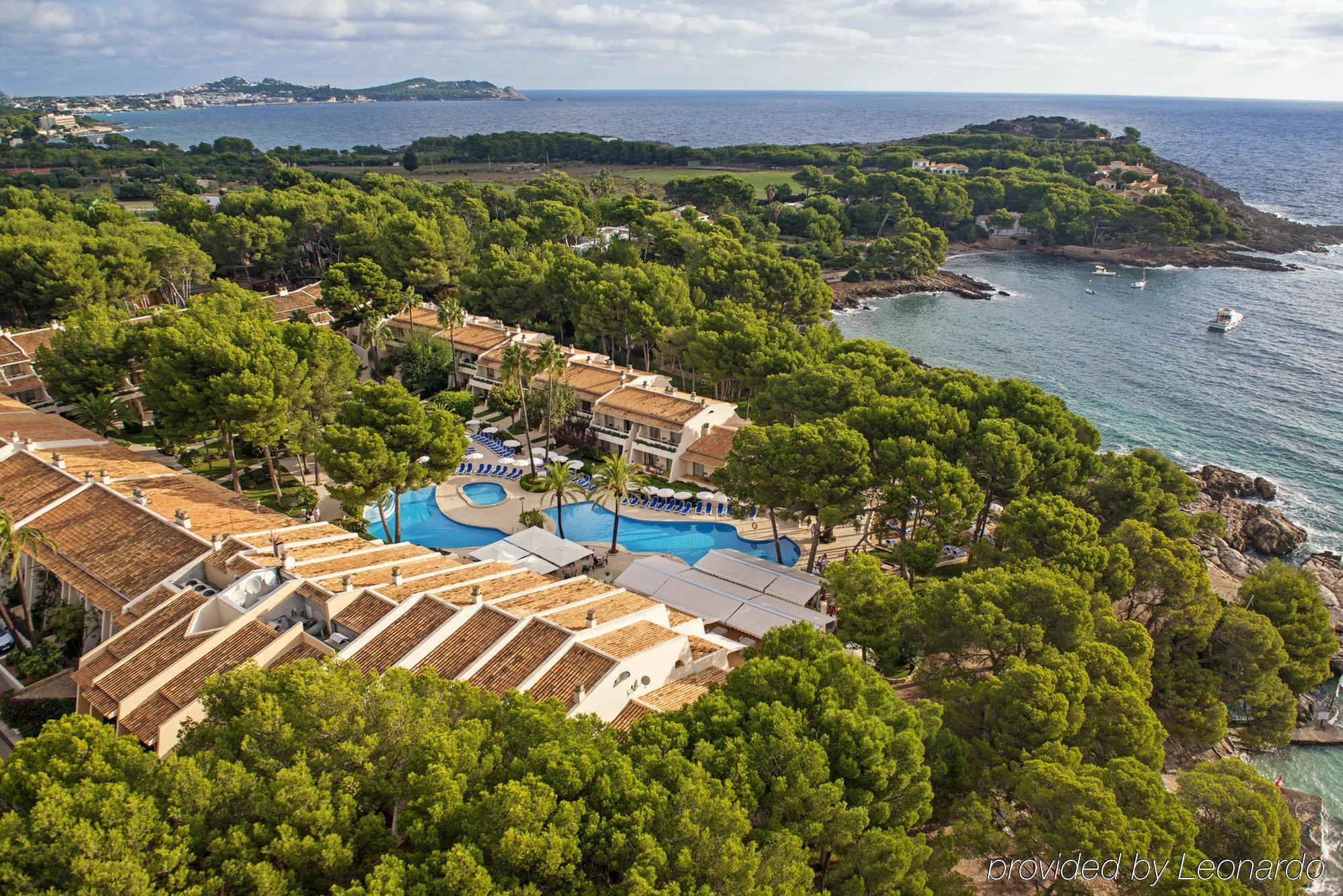 Отель Iberostar Waves Pinos Park Фонт-де-Са-Кала Экстерьер фото